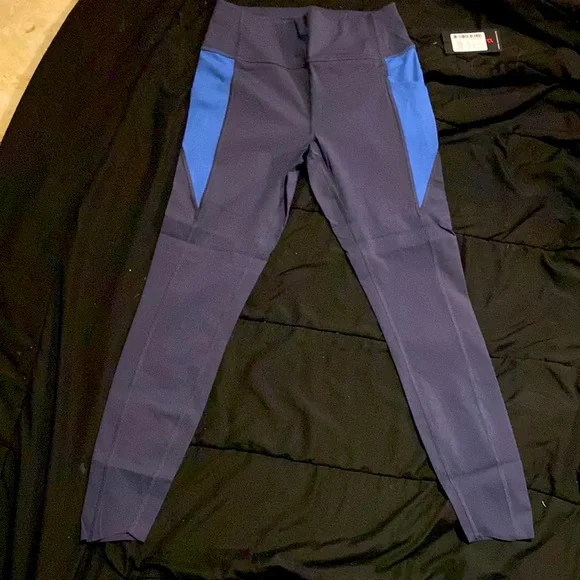 SU221 Peloton Essential Tulip Hem Leggings - Picture 1 of 3